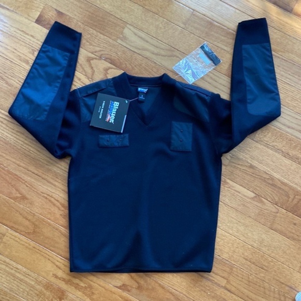‼️NWT FLEECE-LINED V-NECK SWEATER size medium